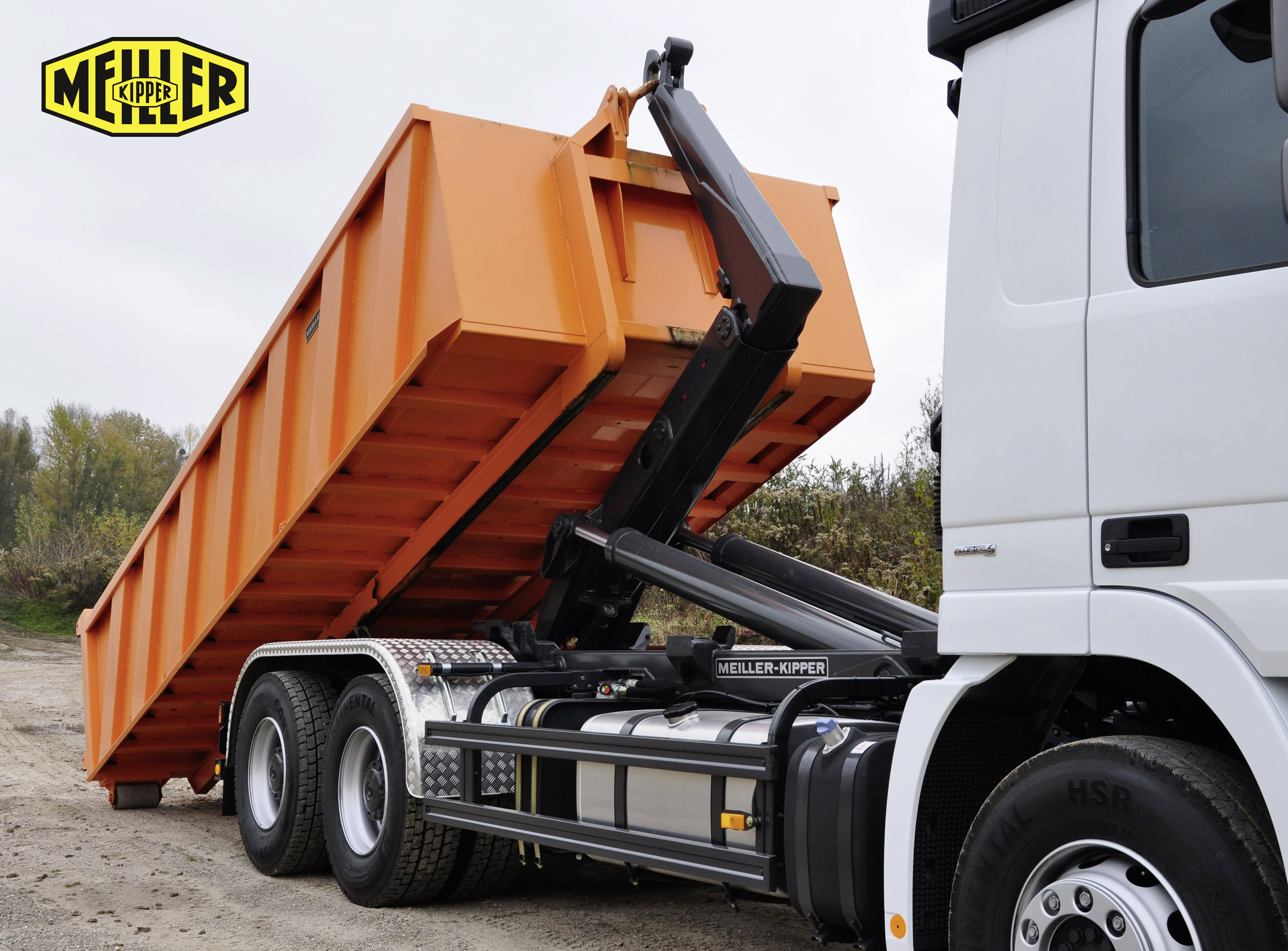 Camion ampliroll 32t blanc SCT Transport